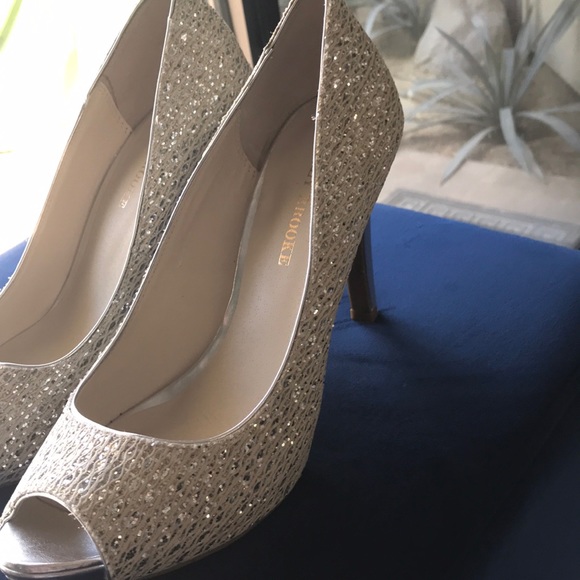 Audrey Brooke Silver/Gold Open Toe Heel Size 9.5 - Picture 3 of 7